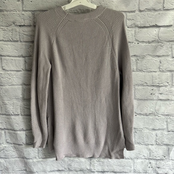 PREOWNED EXPRESS LILAC PURPLE CUT OUT TUNIC SWEATER WOMENS XS - Picture 5 of 7